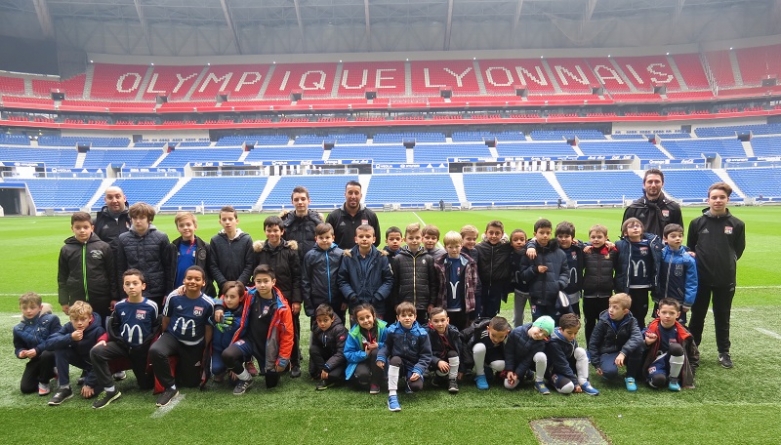 Les stagiaires OL Foot&Fun rencontrent Lacazette et Depay